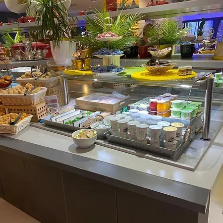 מלון Colmar Hotel