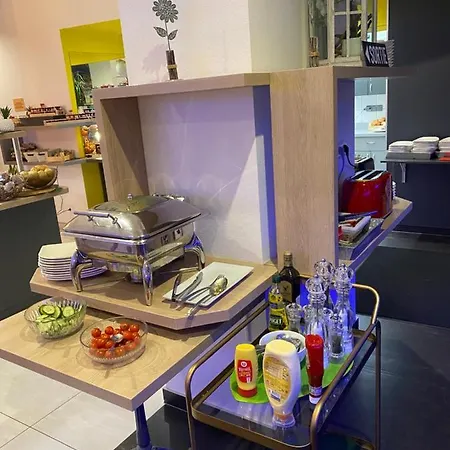 מלון Colmar Hotel