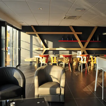 Colmar Hotel Отель